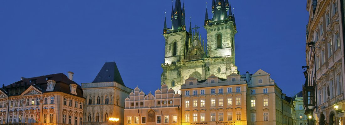 Altstädter Ring und Teynkirche in Prag