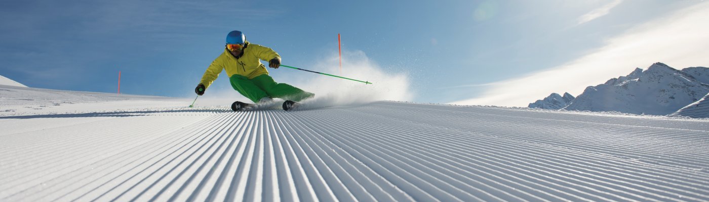 Unverspurtes Pistenglück in der Morgensonne