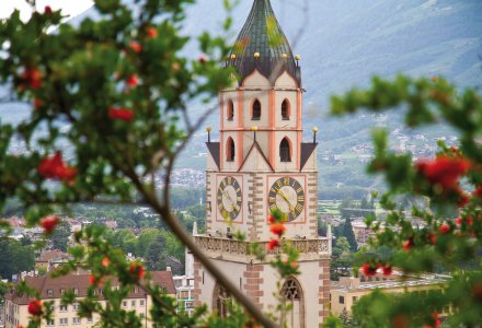 St. Nikolaus Pfarrkirche in Meran © Jan Schuler-fotolia.com