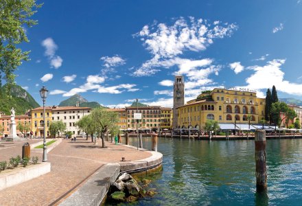 Uferpromenade in Riva del Garda &copy; autofocus67-stock.adobe.com