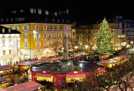 Weihnachtsmarkt in Bozen © Antonio Gravante-fotolia.com