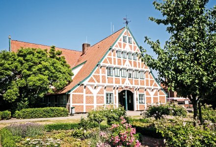 Hof im Alten Land &copy; fottoo - Fotolia.com