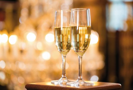 Sekt &copy; Kzenon - stock.adobe.com