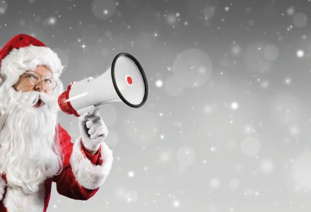 Nikolaus mit Megafon © Romolo Tavani-fotolia.com