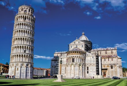 Der schiefe Turm von Pisa und Piazza dei Miracoli © ArTo-stock.adobe.com