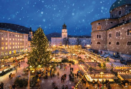 Salzburger Christkindlmarkt auf dem Domplatz &copy; eyetronic-stock.adobe.com