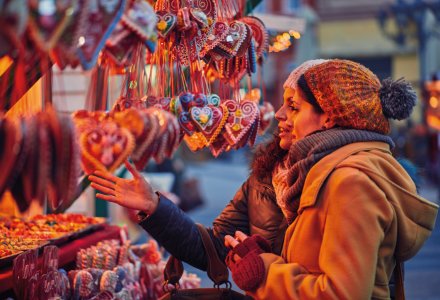 Auf dem Weihnachtsmarkt &copy; Dangubic - stock.adobe.com