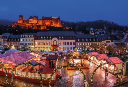 Heidelberger Weihnachtsmarkt am Karlsplatz
 © Tobias Schwerdt