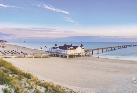 Strand von Ahlbeck mit Seebrücke &copy; motivthueringen8 - stock.adobe.com