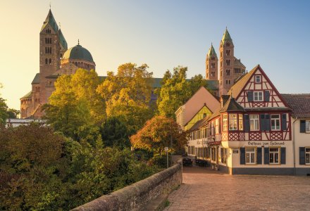 Dom zu Speyer im Herbst &copy; Dirk - stock.adobe.com