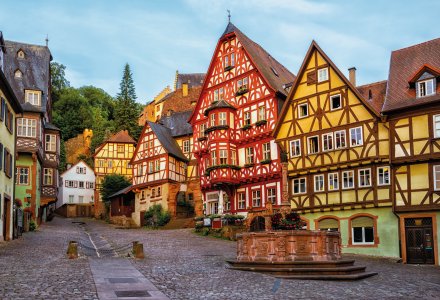 Brunnen am Schnatterloch in Miltenberg &copy; Boris Stroujko - stock.adobe.com