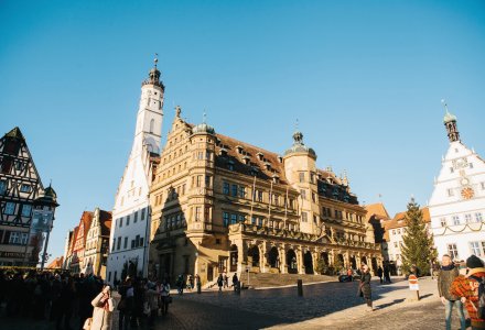 Rathausplatz in Rothenburg ob der Tauber © franz12 - stock.adobe.com