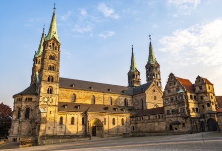 Der Bamberger Kaiserdom im Abendlicht © Frank Wagner - stock.adobe.com