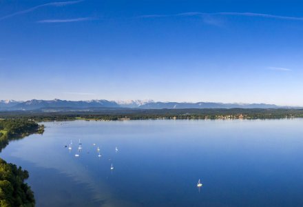 Der Starnberger See bei Ambach © pwmotion - stock.adobe.com