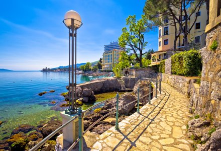Promenade Opatija © xbrchx - stock.adobe.com