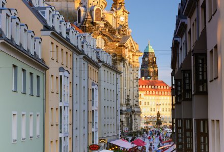 Münzgasse mit Frauenkirche in Dresden © DZT/Francesco Carovillano