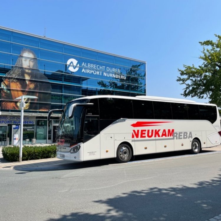 Neukam-Reba Bus vor Albrecht Dürrer Flughafen Nürnberg